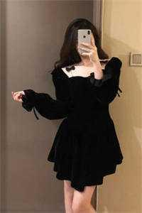 女主人公叫沈蓝心的