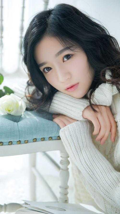 女主叫方芷