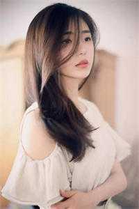 女主叫乔月的