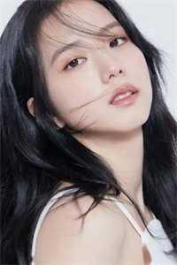 女主角叫沈云薇的