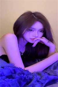 女主叫慕容冰的